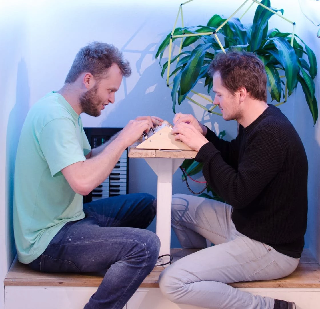 The Dato Duo is designed to be used by two players