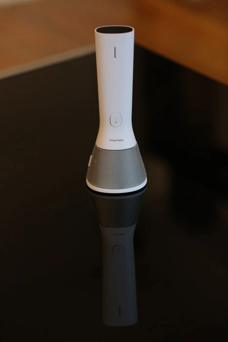 The Home Phone features a built-in 360-degree high definition loudspeaker with a rated output of 3W and bass boost technology