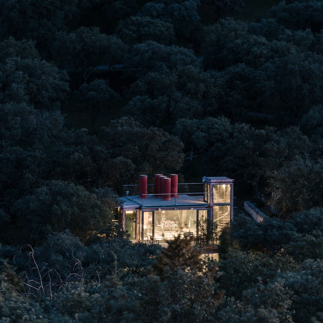 The Hidden Pavilion is topped by a rooftop terrace that sport light tubes, which bounce light into the home
