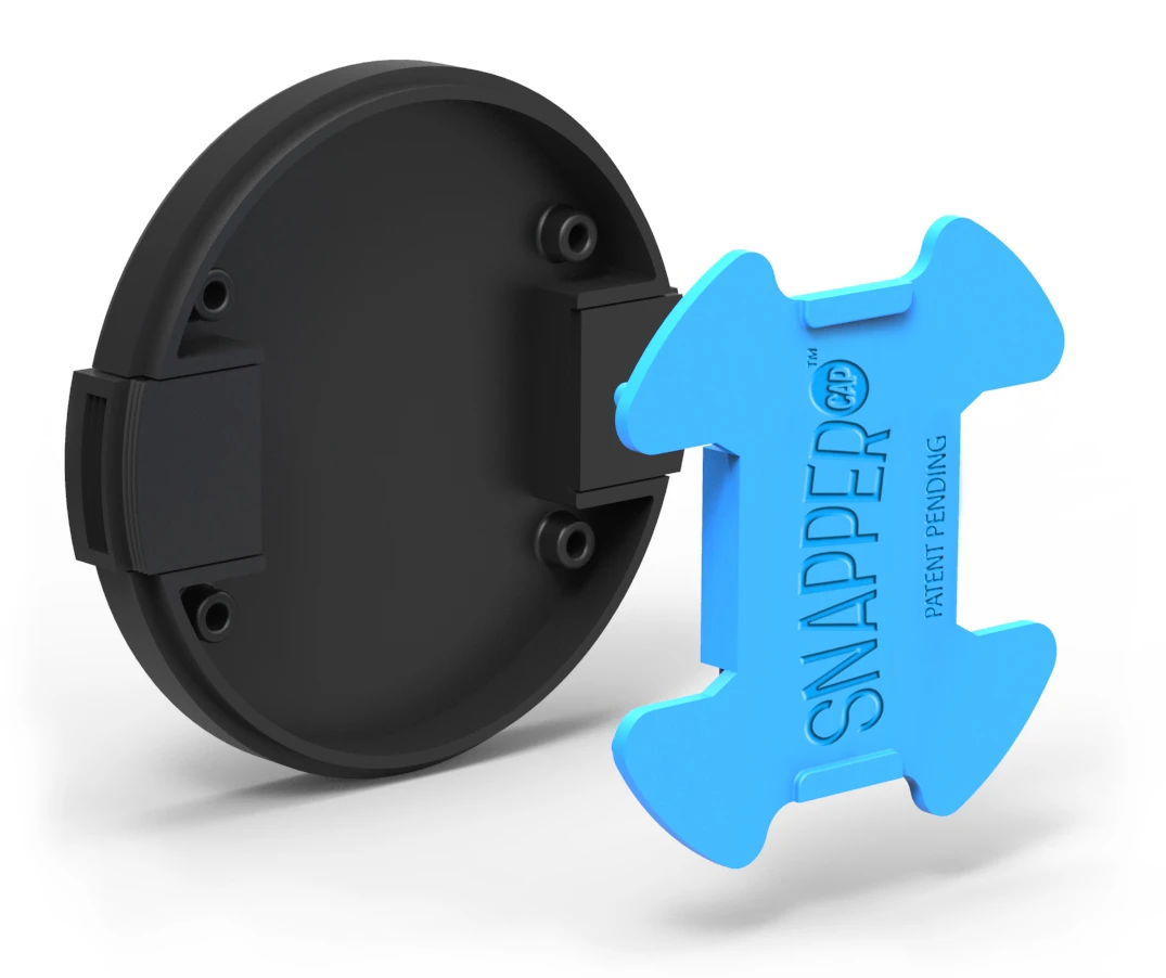 The Snapper Cap Compact Flash insert can alternatively be used to store a lens wipe