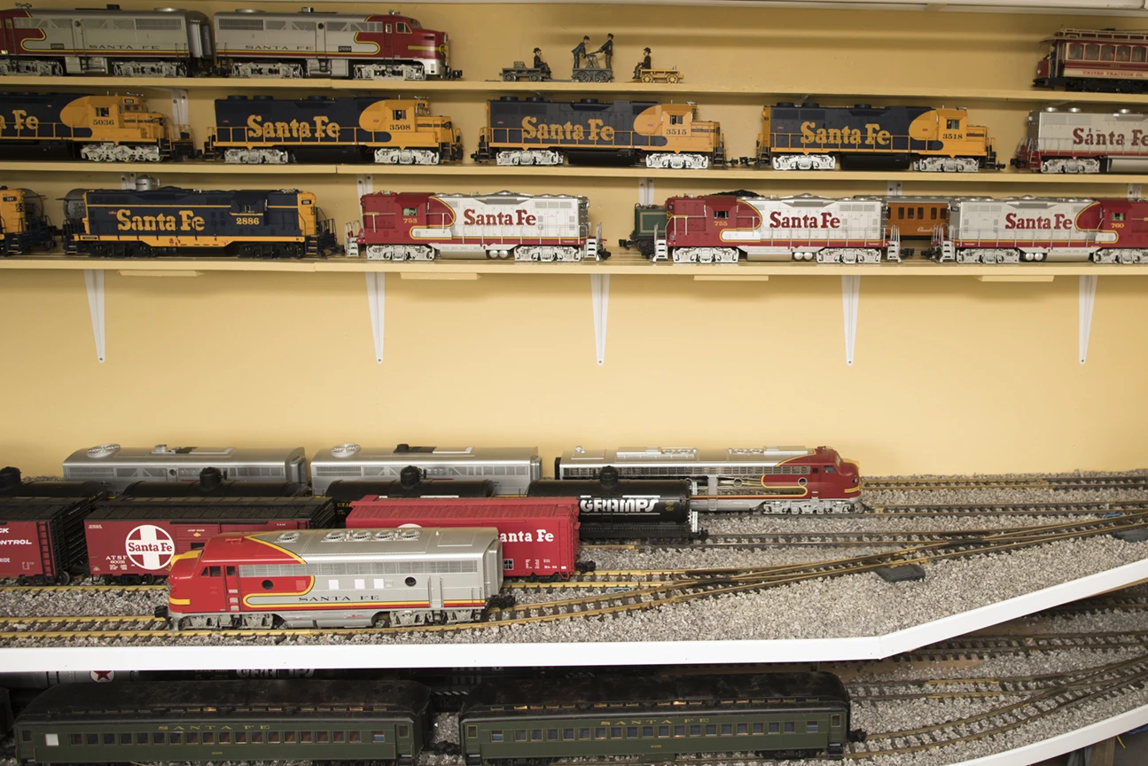Knockbrake Railroad features an immaculate American Santa Fe model railway