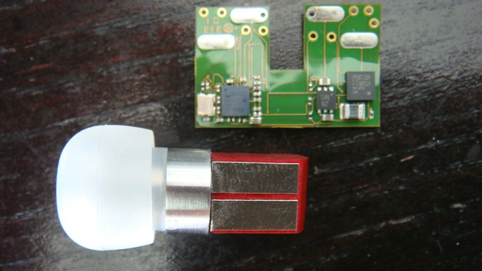 A split earbud and its unfolded circuit board