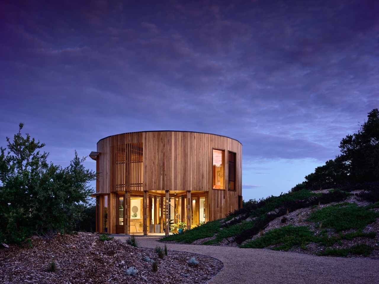 St Andrews Beach House is a very appealing beach home made from timber