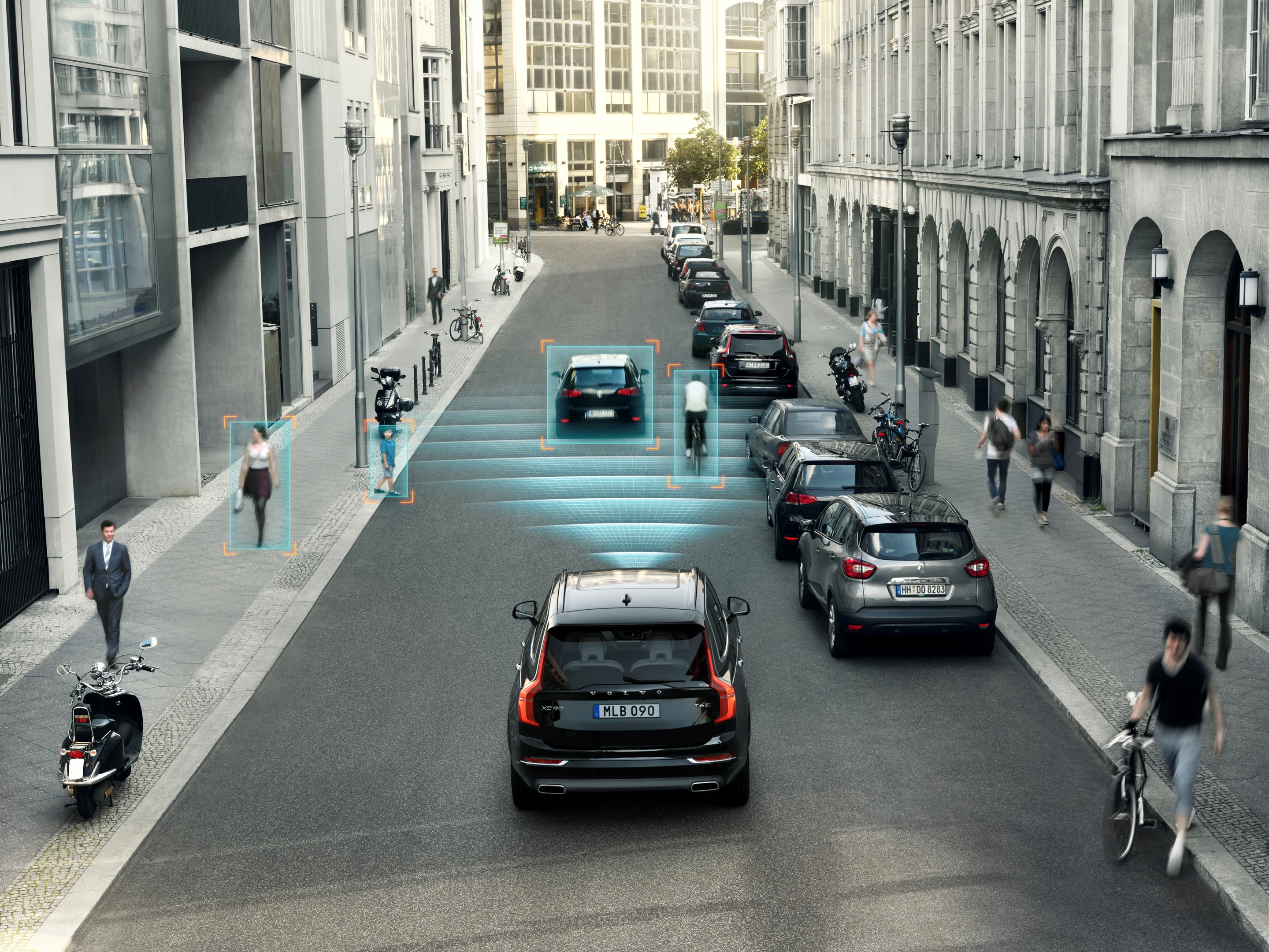 In town, the XC90 is constantly ready to apply the brakes to avoid a collision