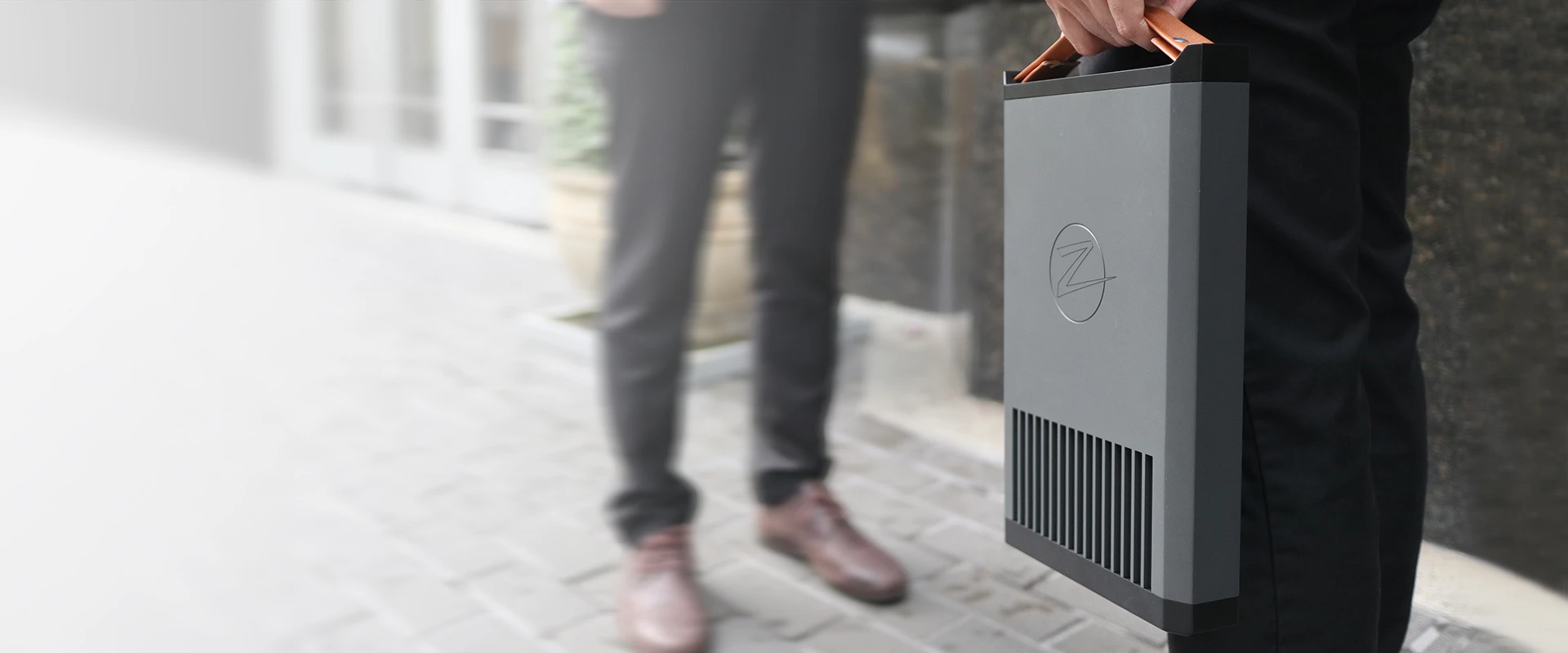 A slim removable Li-ion battery pack means that riders can charge in the office while the Zapp i300 is parked up