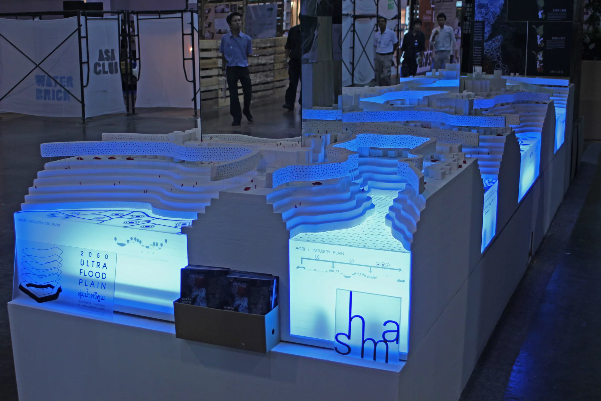 The relative depth of the reservoirs is clear in Shma's physical model of the conceptual Ayutthaya of the future on display at Architect Expo 2012