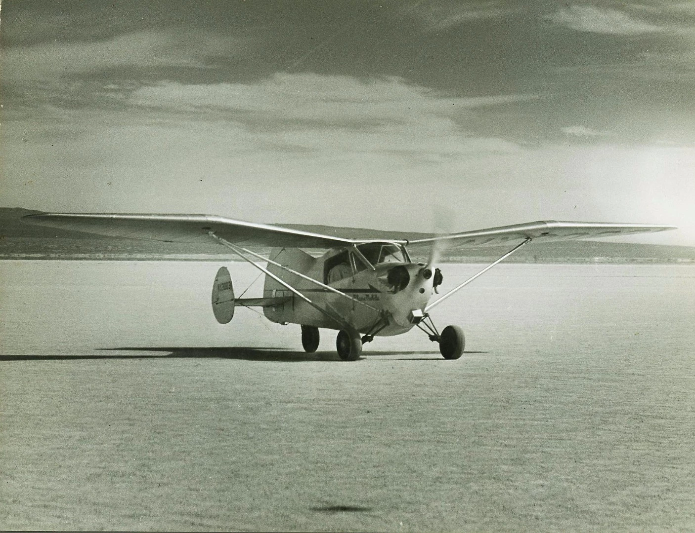 Zuck Plane-Mobile: a simple tractor aircraft with powered rear wheels for road use