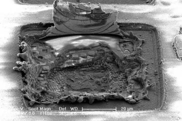 Self-healing chips recover from complete laser-inflicted transistor destruction (Photo: Jeff Chang and Kaushik Dasgupta)