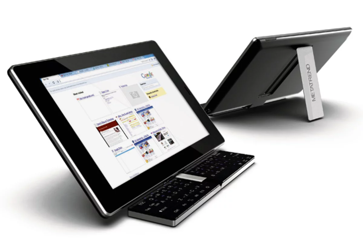 Smartbook concept offers a cell phone handset that folds into a keyboard and syncs wirelessly with a tablet PC
