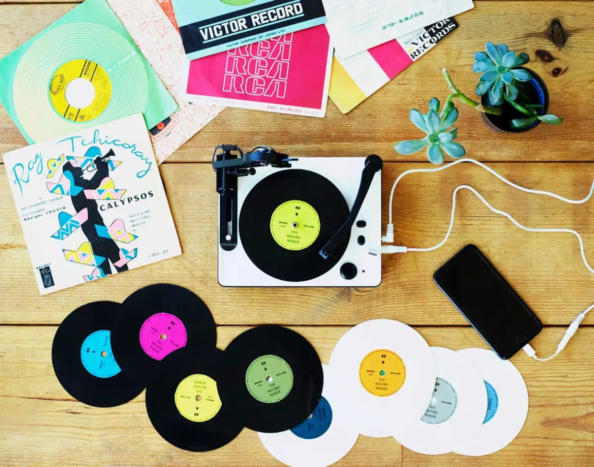 Cut Records Mini record cutter lets music lovers cut their own vinyl in minutes