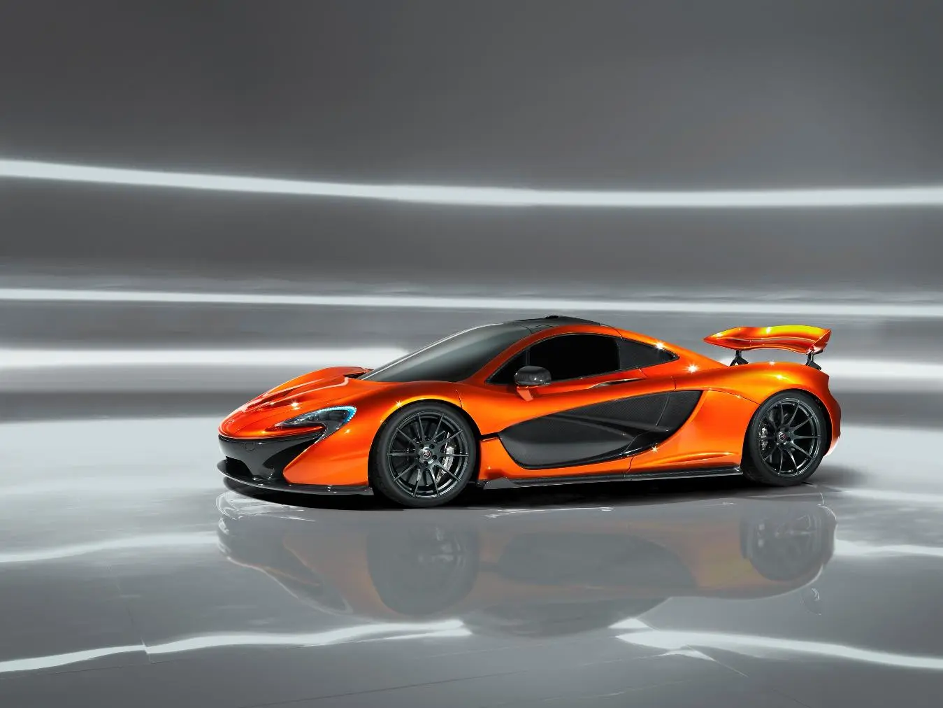 The P1's rear wing is active