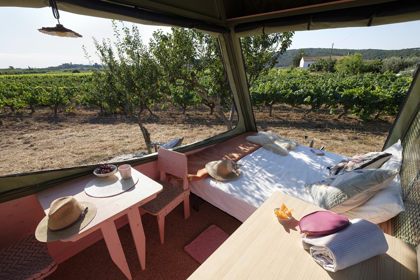 Pinea Mobile has a total floorspace of 8.86 sq m (95 sq ft)