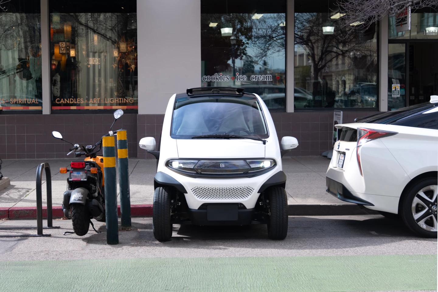 Inner-city parking shouldn't present too many problems for the compact Eli Zero
