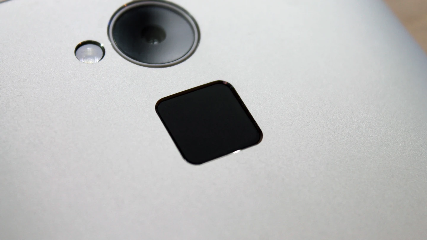 You have to slide your finger over the One max's fingerprint scanner, if you choose to setup fingerprint security