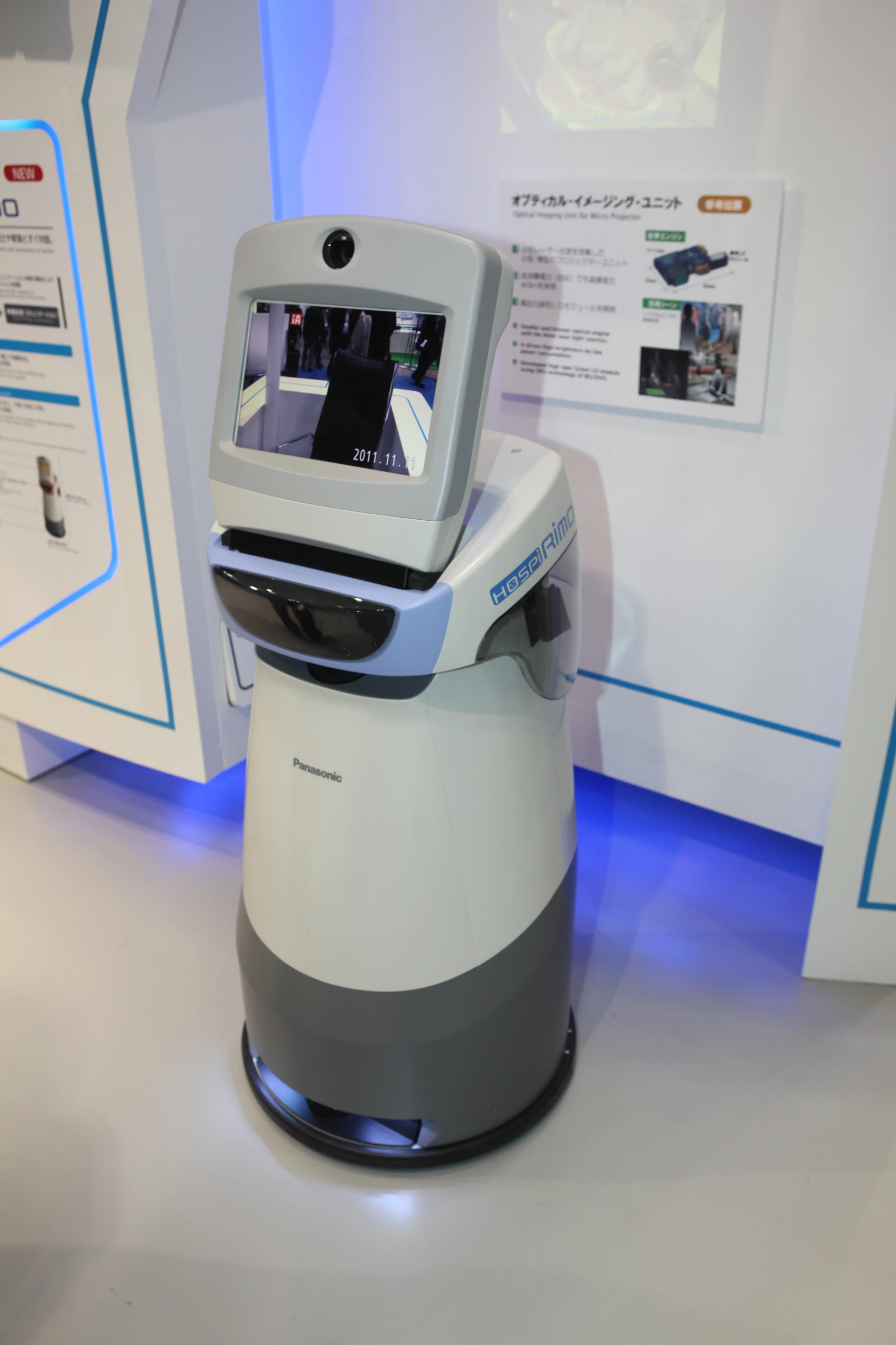 The HOSPI-Rimo utilizes similar obstacle avoidance and navigation technologies as Panasonic's other robots (Photo: Mike Hanlon, Gizmag)