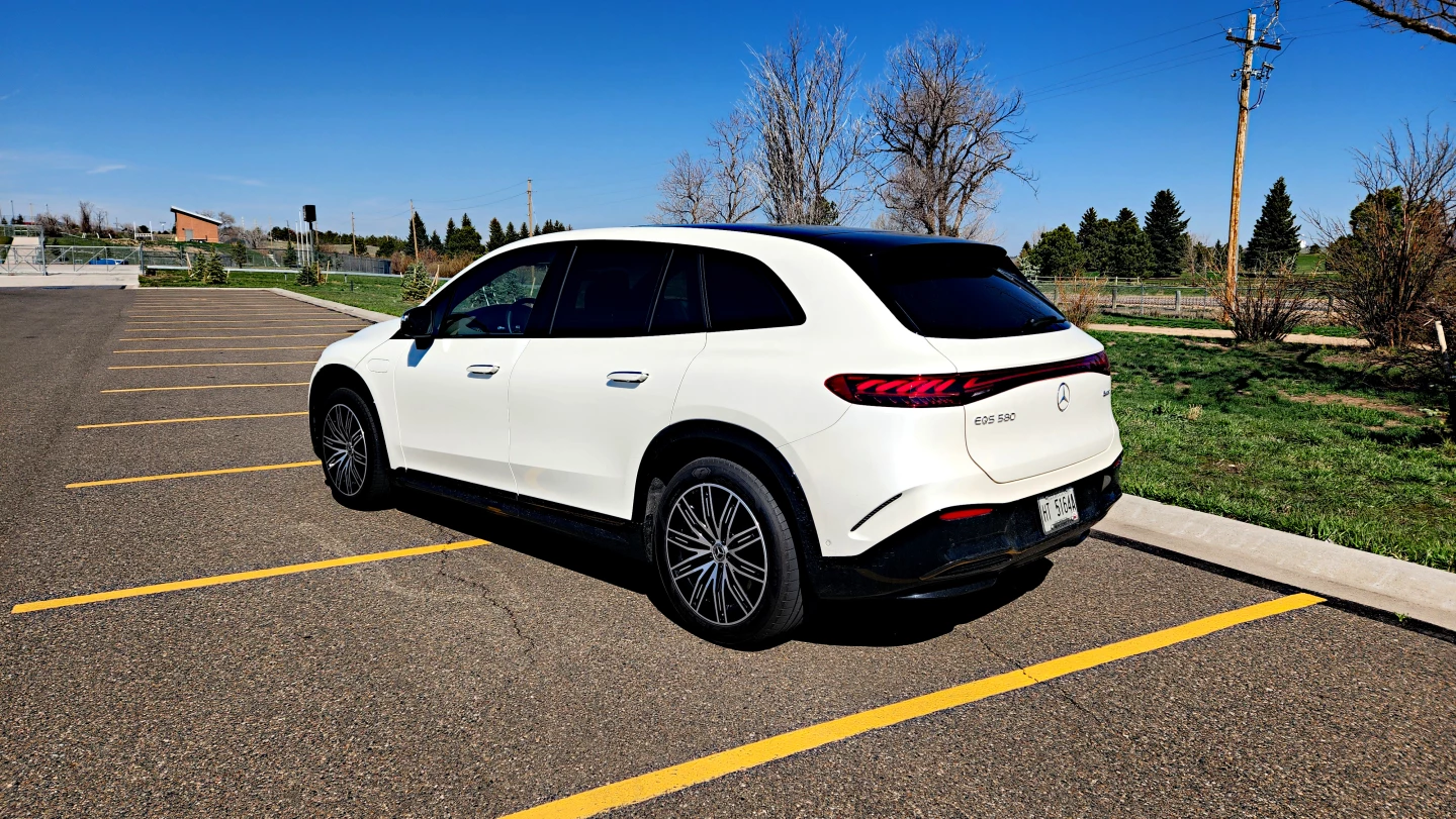 The sleek design of the 2023 Mercedes-Benz EQS 580 4Matic hides its third row potential and amazingly quick 633 lb-ft