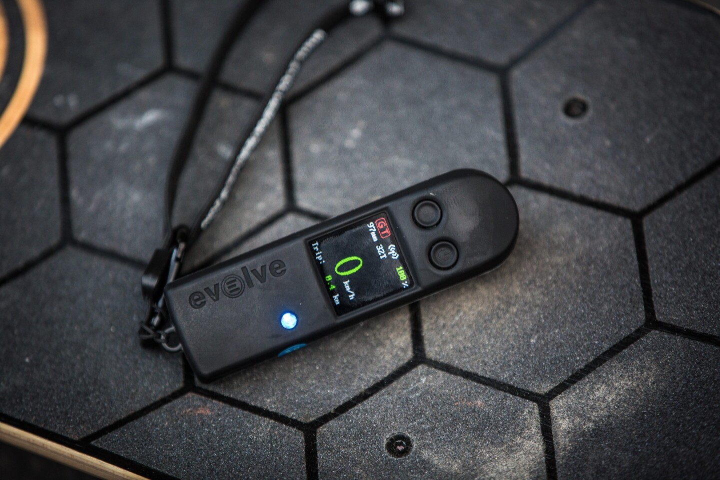 The controller on the Evolve Bamboo GTX is unchanged from the Carbon GT