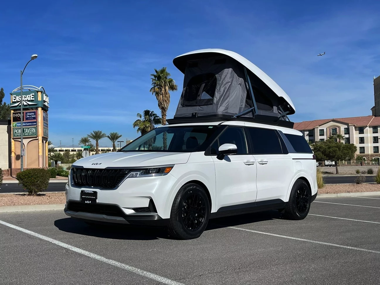 The $16,000 Unicamp pop-up roof turns the Kia Carnival from a SUV-inspired minivan into an MPV light camper