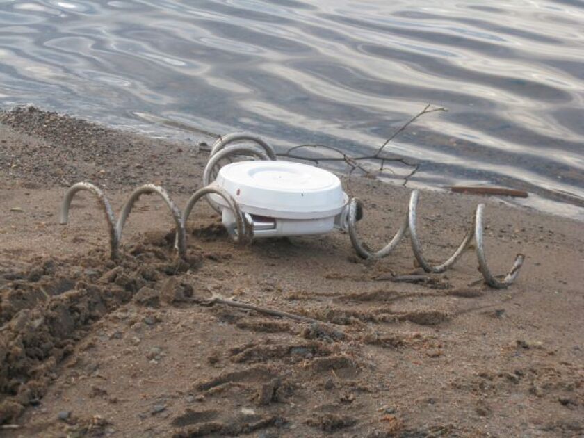 Engineer Tim Lexen has created a prototype ranger device that can move across rough terrain using an omnidirectional screw drive system (Photos: Tim Lexen)