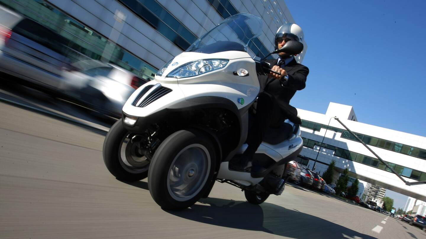 Quadro To Sell Four Wheeled Tesseract Style Motorcycle