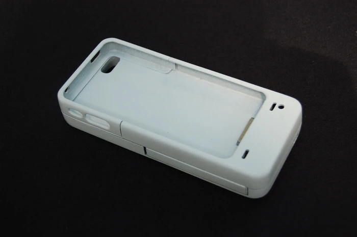 The developers claim the Mipwr Dynamo's can also act as a battery backup, providing enough power for two full hours of talking or texting