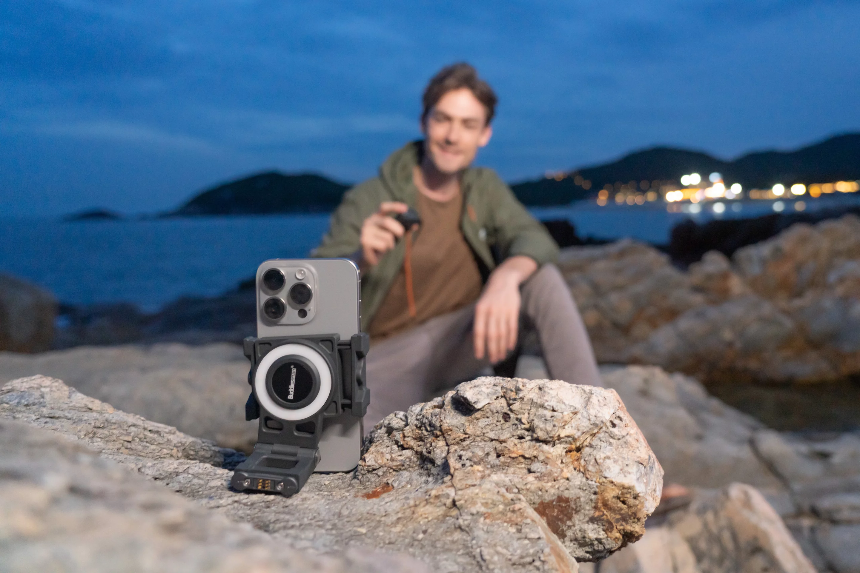 The Snappy's grip can be removed and used as a wireless remote