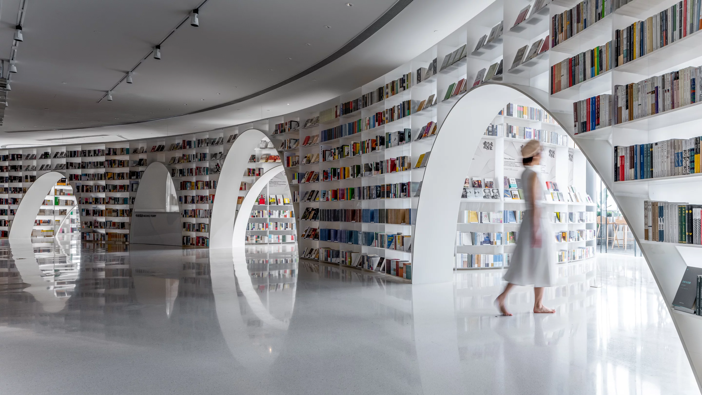 Books over the clouds is home to a total of 60,000 books