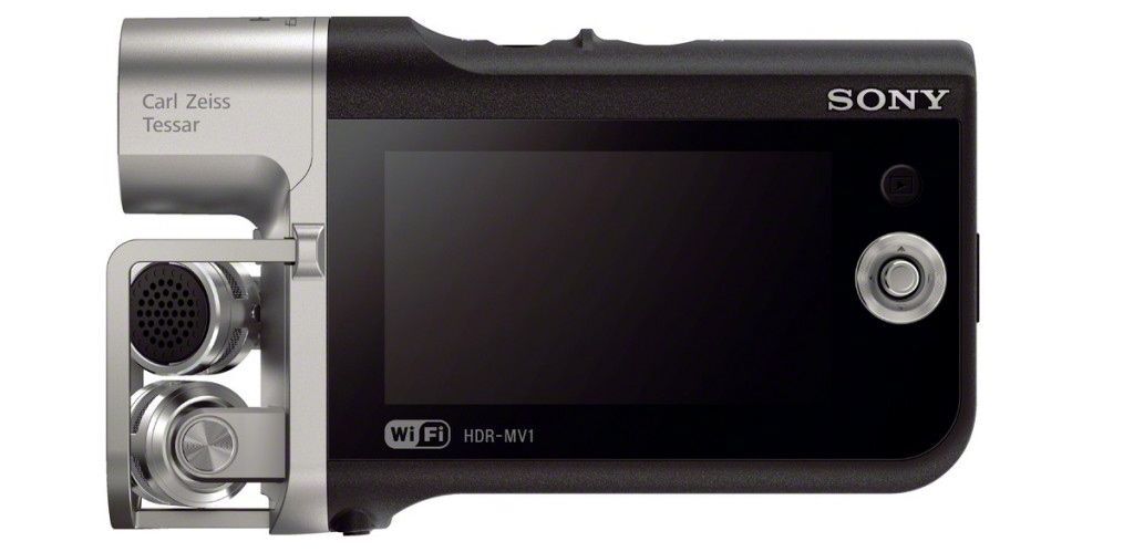 Shots are monitored or reviewed using a 2.7-inch LCD screen