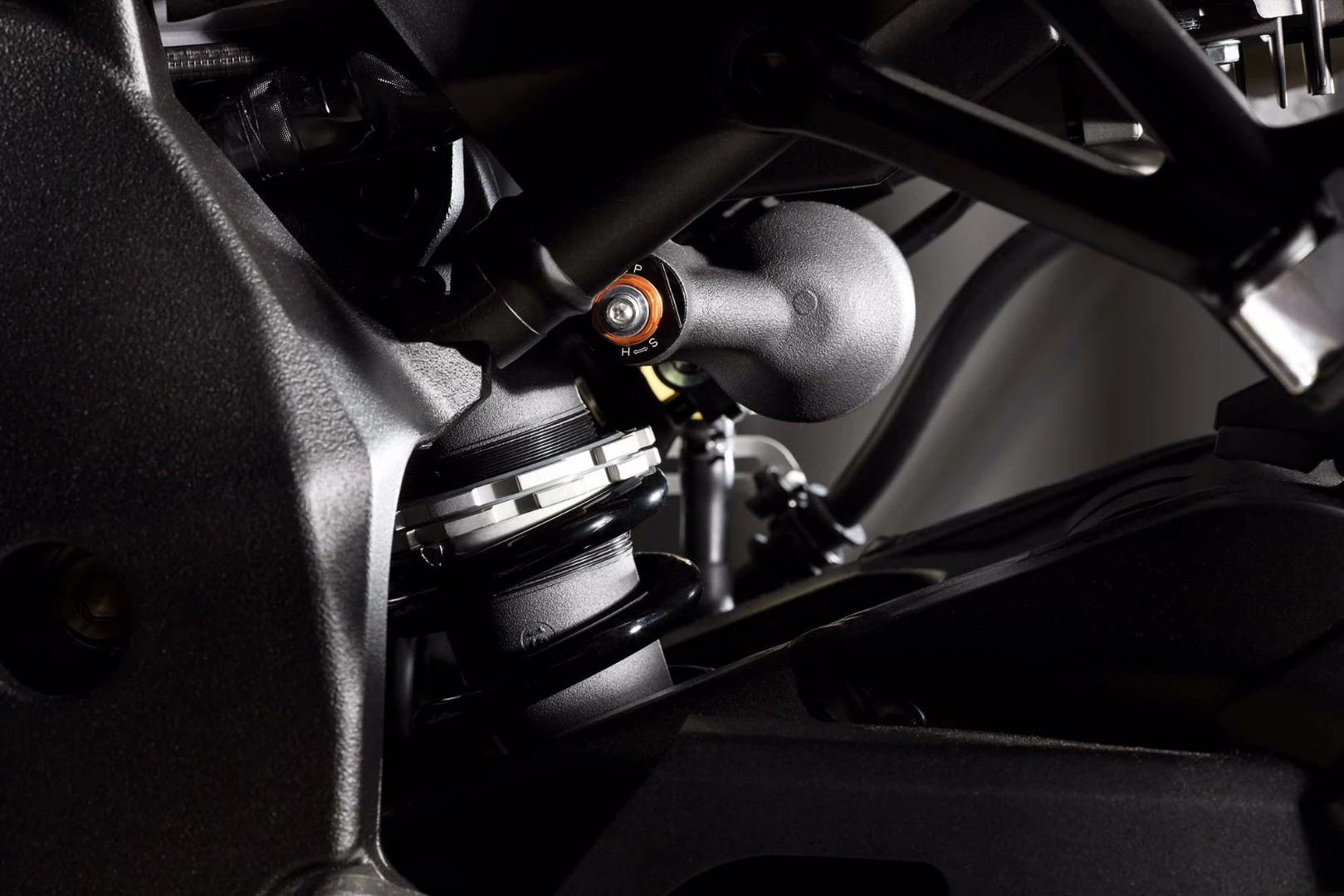 Yamaha MT-10: adjustable rear shock