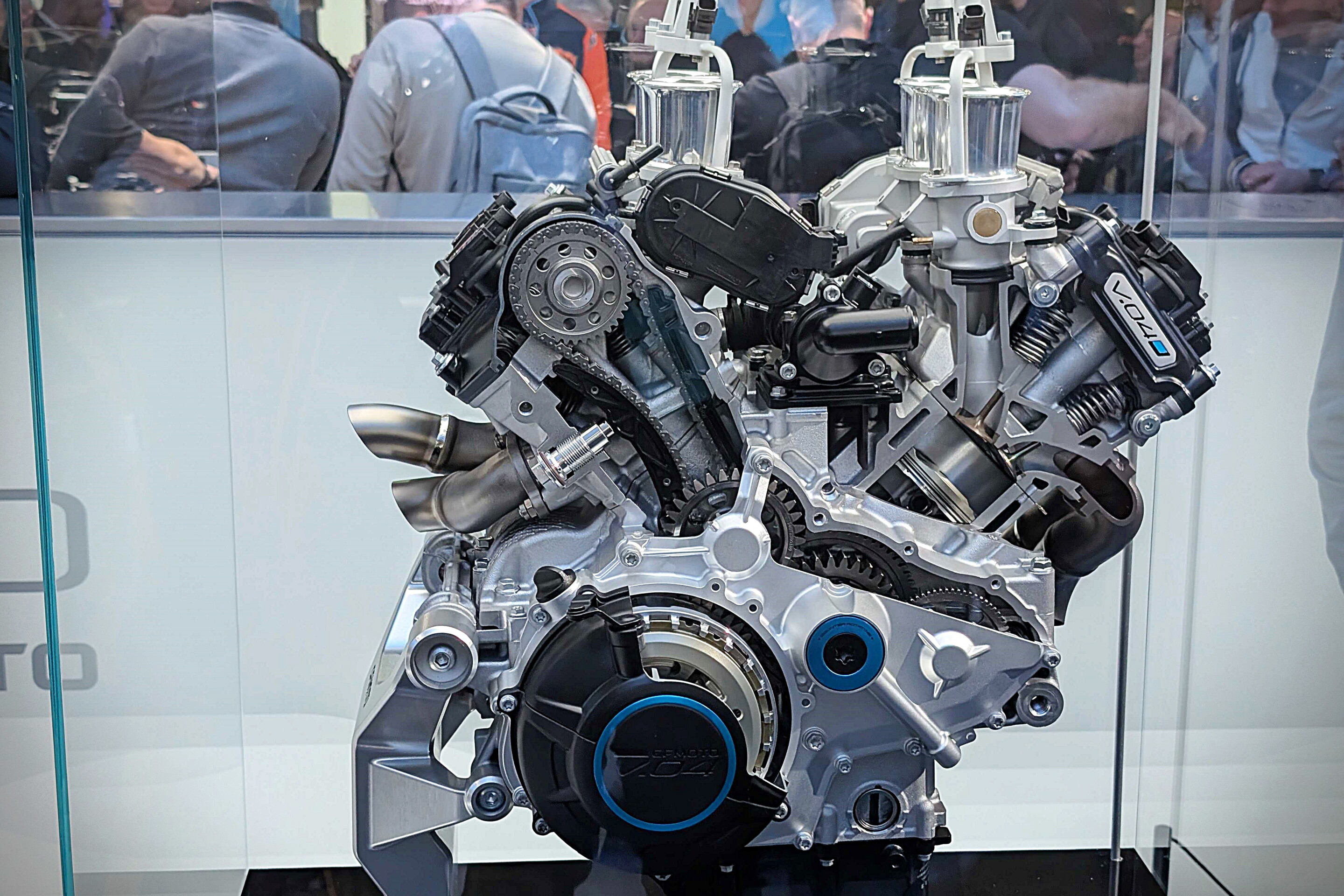 China prepares to join the big leagues with liter-class V4 engine