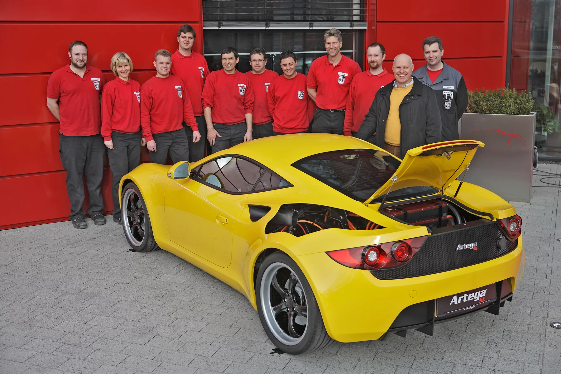 The Artega SE team