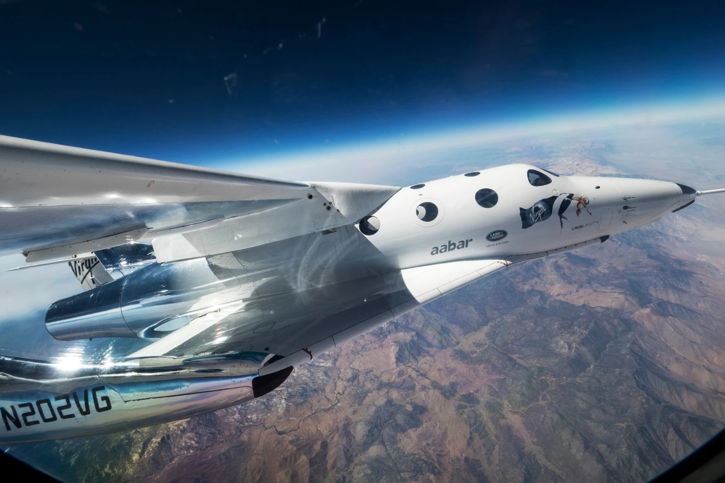 SpaceShipTwo remained attached to WhiteKnightTwo during the flight