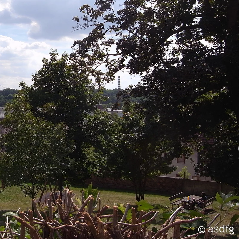 There are no cameras, no screens; instead, they do it with mirrors (Photo: asdfg)