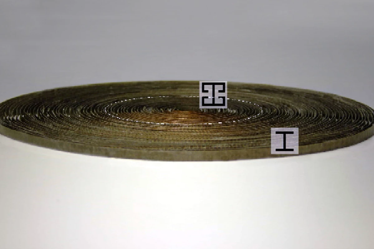The microwave-trapping omnidirectional electromagnetic absorber