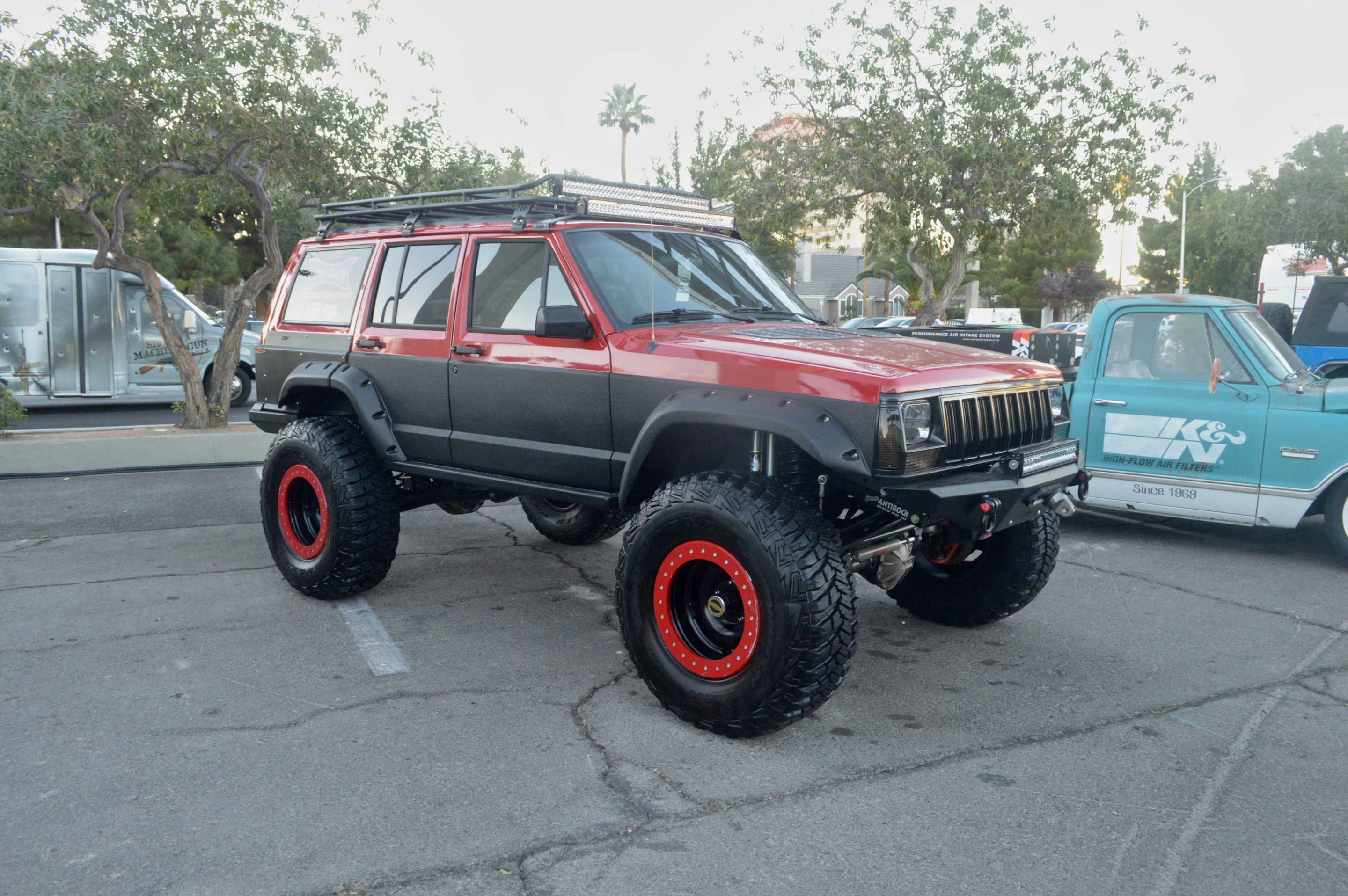 Modified Jeep at SEMA Show 2014 (Photo: C.C. Weiss/Gizmag)