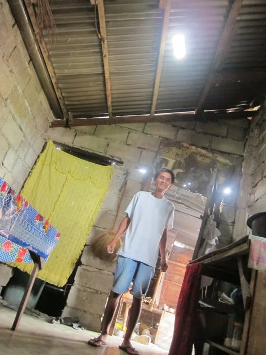 The Isang Litrong Liwanag (A Liter of Light) project is bringing light to the homes of the poor, by installing sunlight-diffusing pop bottles in their roofs (Photo: Isang Litrong Liwanag)