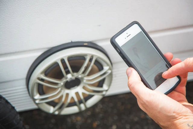 User's can play tracks from mobile devices via the Kreweser's Bluetooth stereo speakers