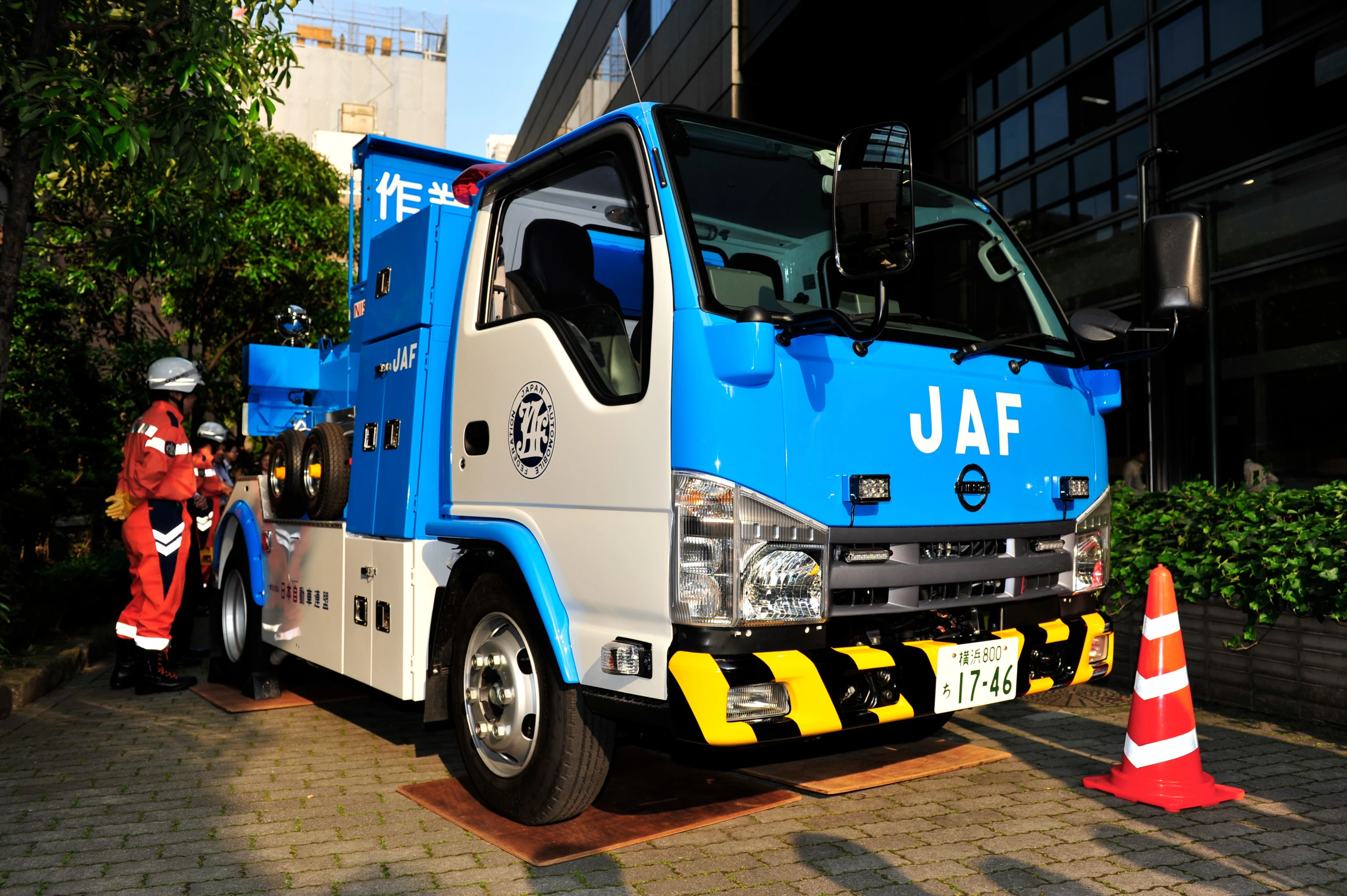 Nissan and the Japan Automobile Federation have started testing a prototype roadside assistance vehicle that has a built-in charger for electric vehicles (Photo: Nissan)