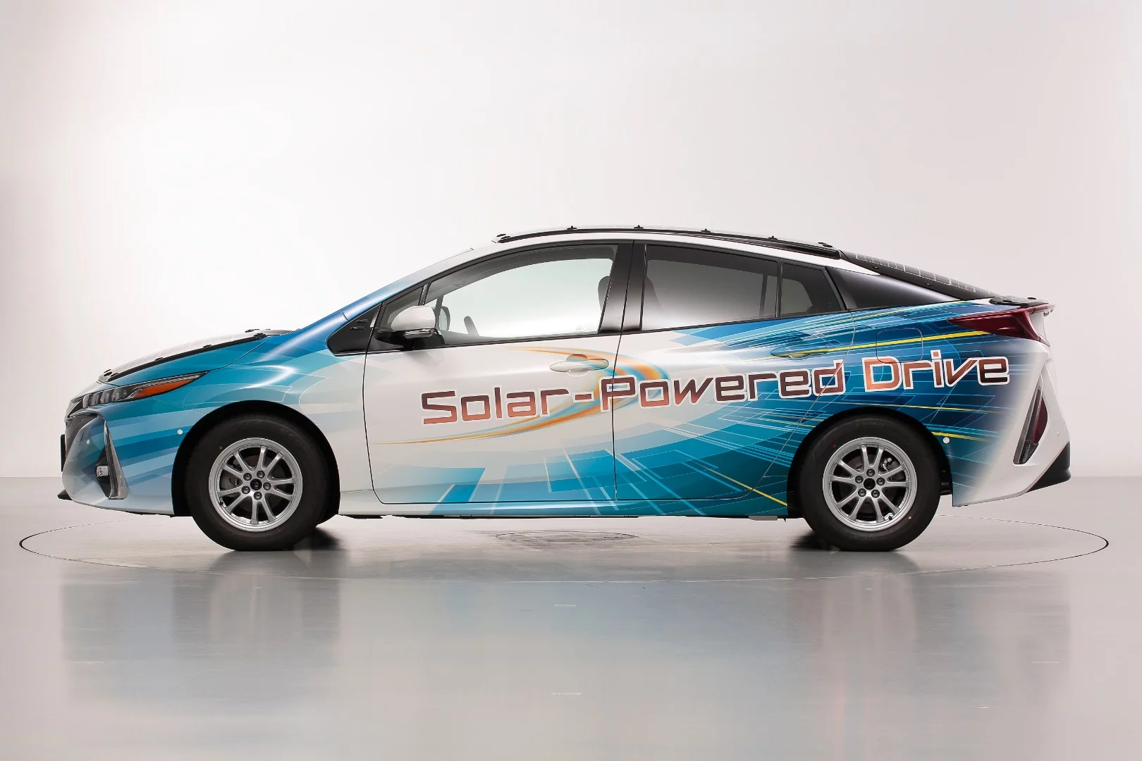 Toyota says the new Prius' solar array can add 44.5 km of battery-only range per day