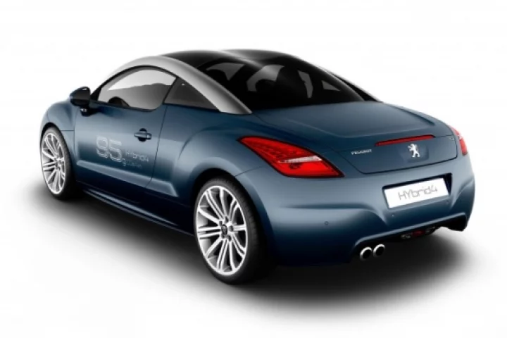 The concept RCZ Hybrid4 has 147 kW yet delivers 70 mpg.