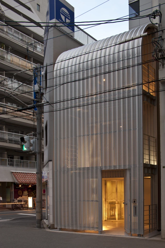 By night, the Rooftecture OT2 house begins to reveal its once-hidden secret world (Photo: Stirling Elmendorf)