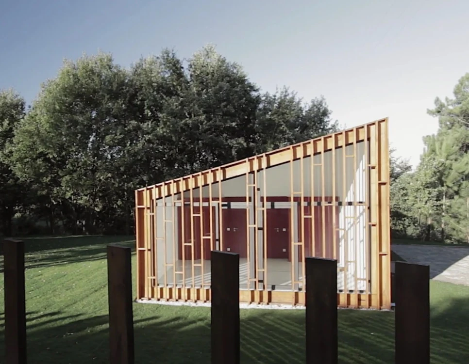Portugese architect Samuel Gonclaves has created a clever concrete modular housing system which takes 3 days to install