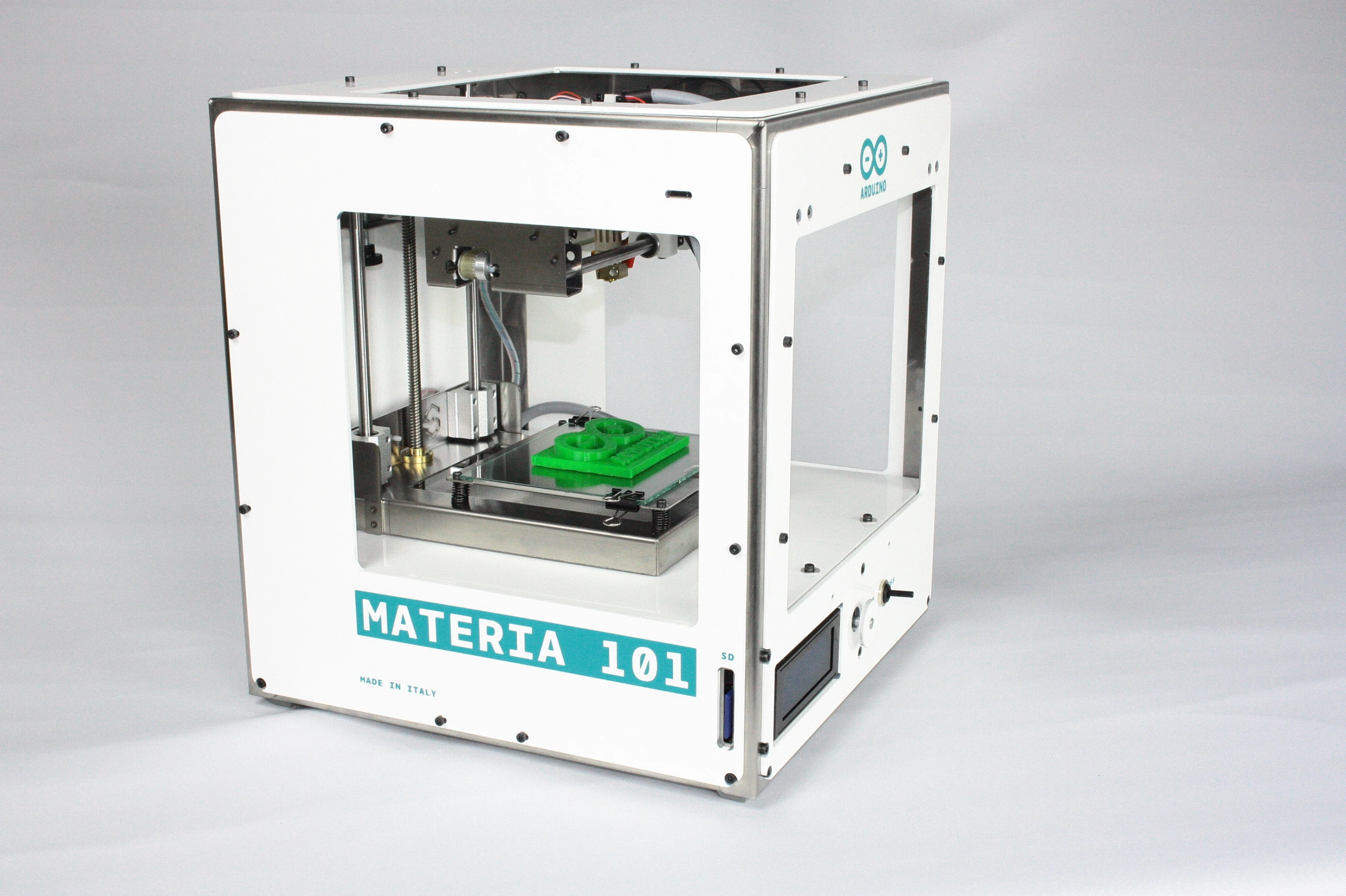 The print dimensions, pricing, and other features such as an LCD screen identify it as similar to Sharebot’s Kiwi-3D machine