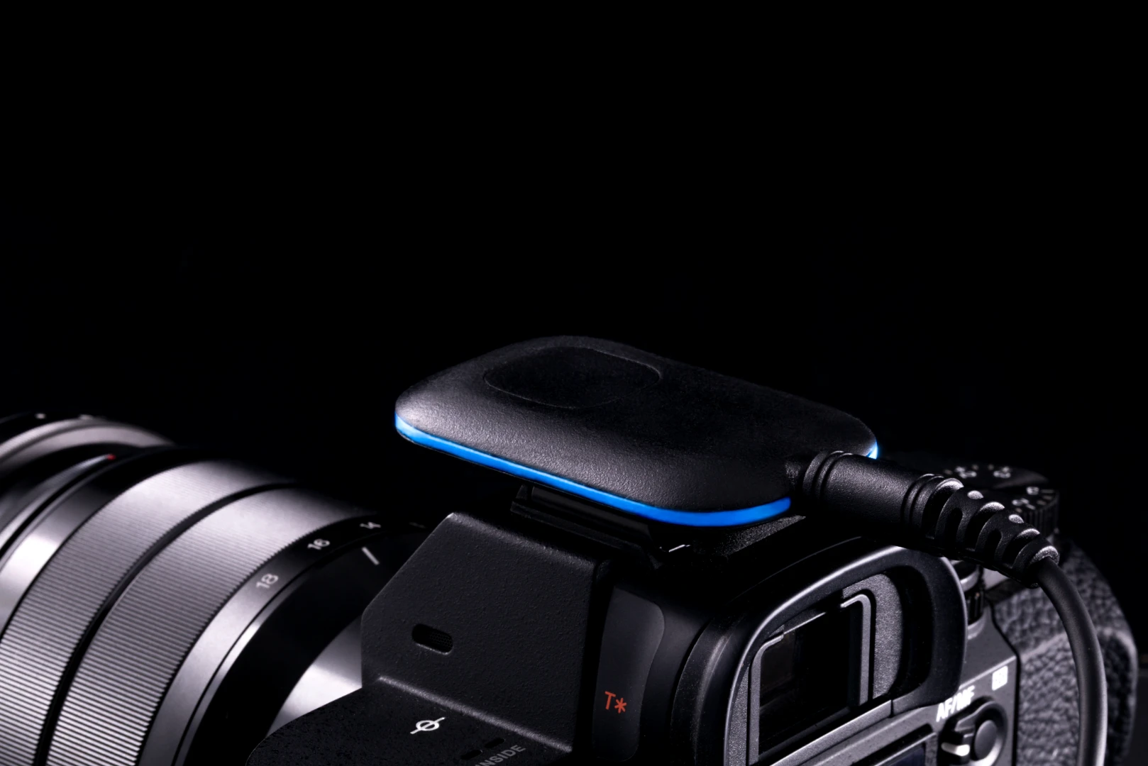 Spark is compatible with most popular DSLRs and mirrorless cameras