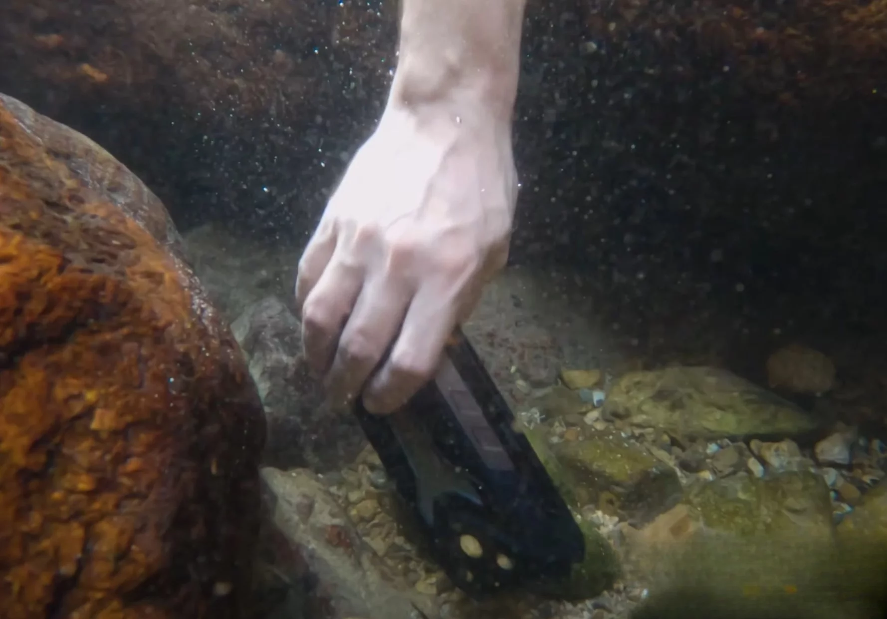 The Ulefone Armor 34 Pro is certified to military durability standards, as well as being dust-proof and waterproof