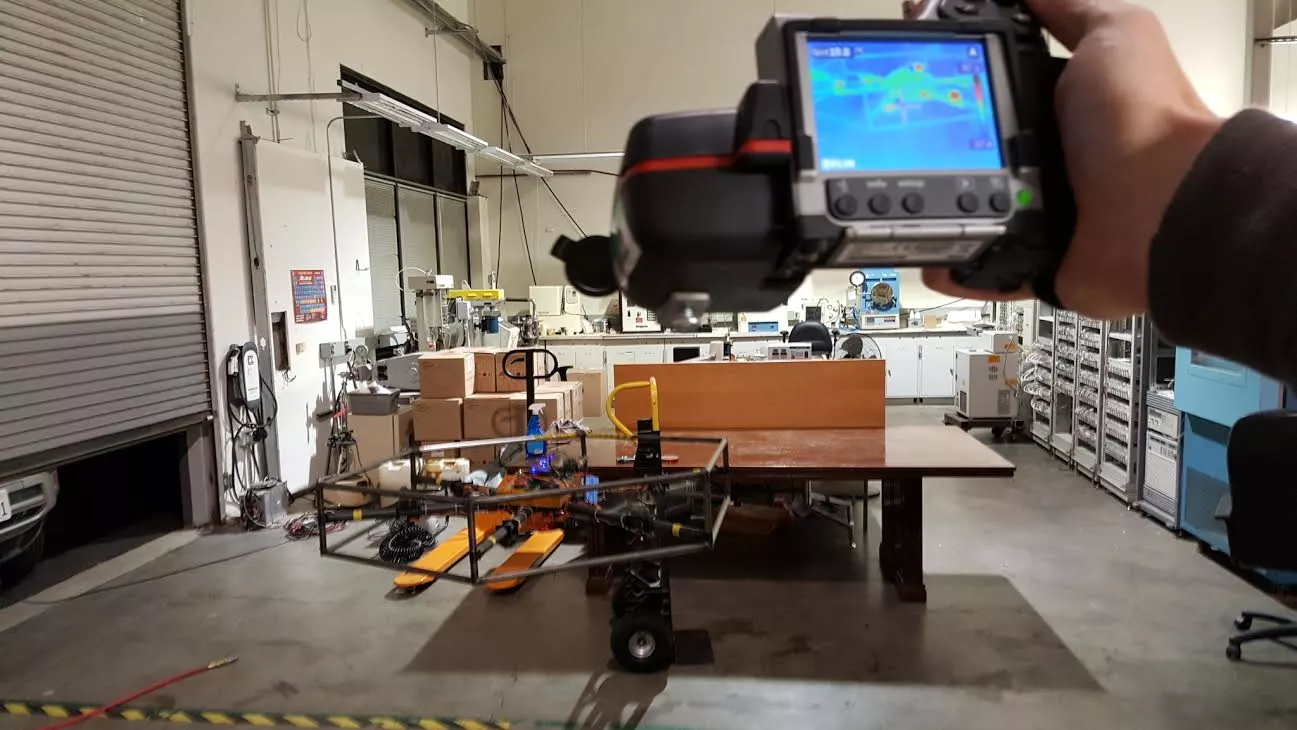 Using thermal imaging to check motor heat levels