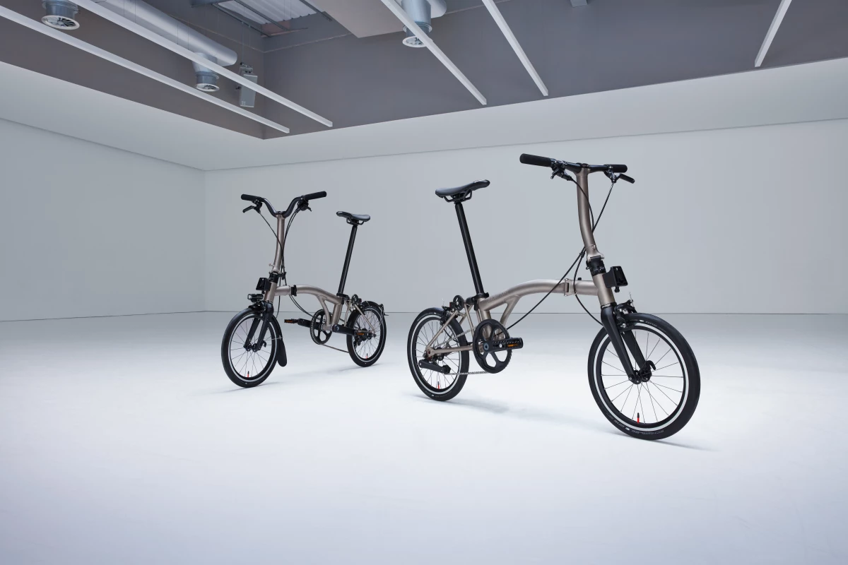 At just 7.45 kg, the T Line folding city bike is reported to be the lightest Brompton ever