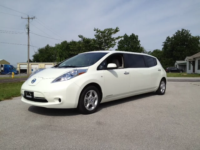 A Nashville hotel now shuttles its VIP guests in an all-electric Nissan Leaf limousine (Photo: Imperial LimoLand)