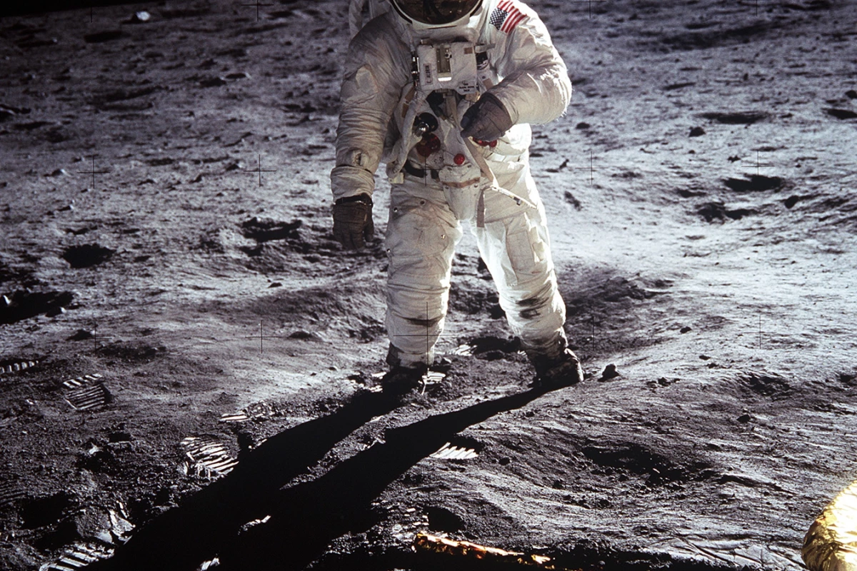 The famous photo of Buzz Aldrin walking on the surface of the Moon during the Apollo 11 mission in which lunar rock samples were collected (Photo: NASA)