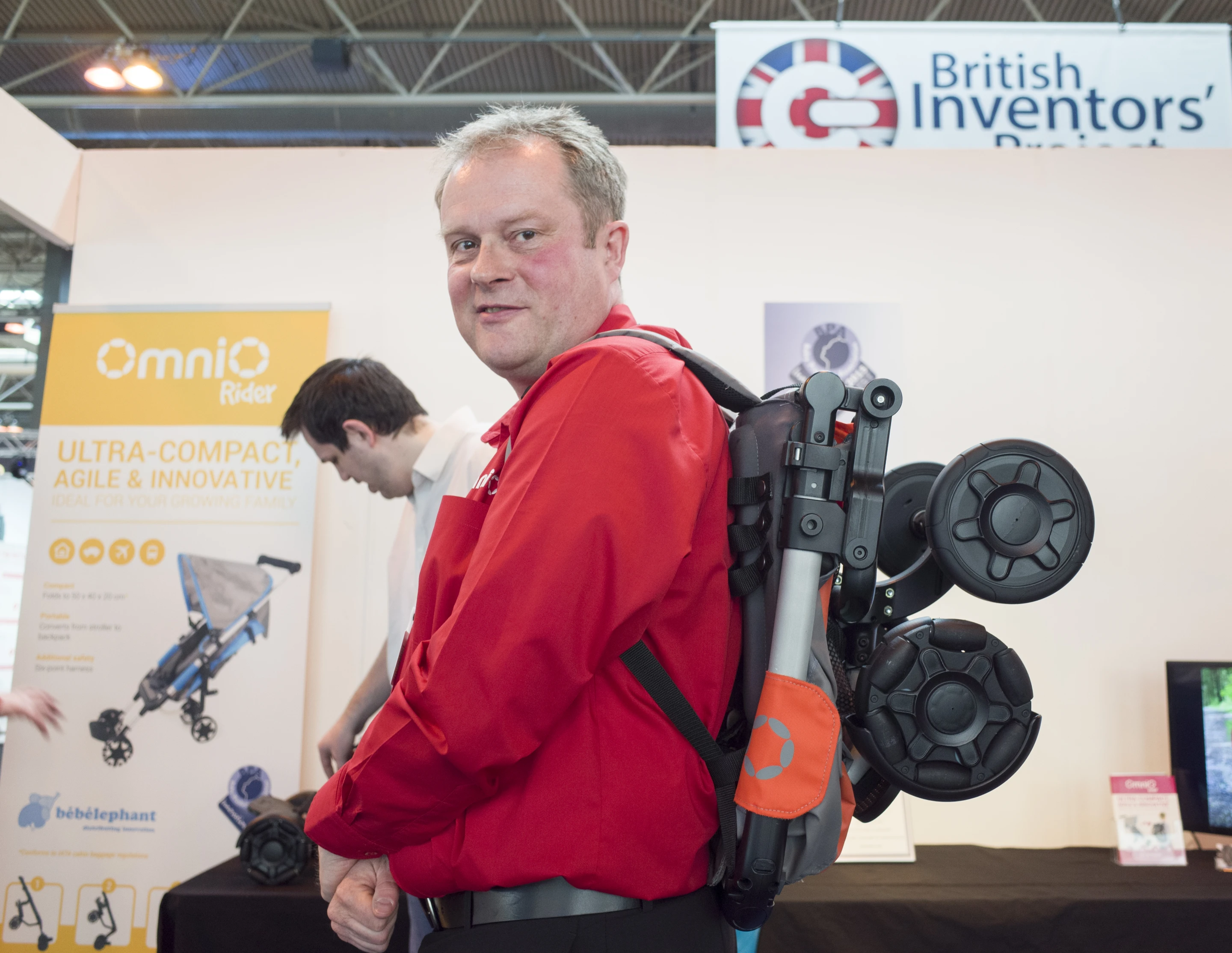 The OmniO Rider stroller can be worn like a backpack (Photo: Simon Crisp/Gizmag.com)